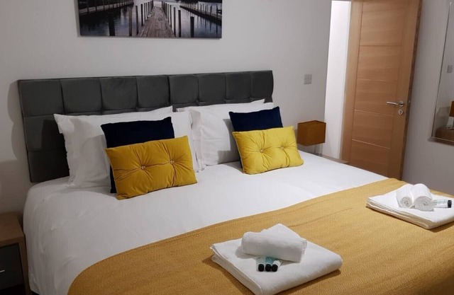 Appartement avec Services Marie - Séjour de 2 chambres en ville (Parking gratuit)