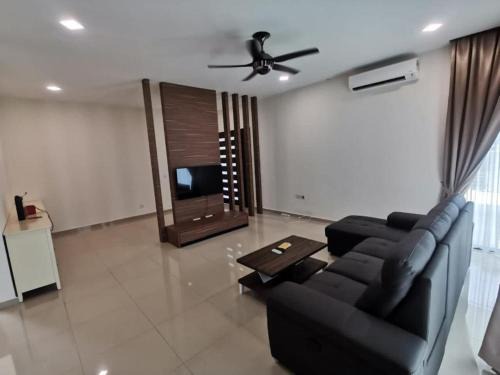 Marina Island Semi D 4 Room 10 Pax