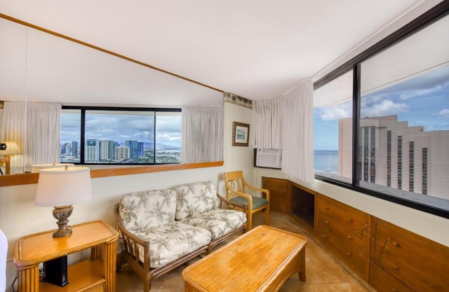 Marina Tower 3702