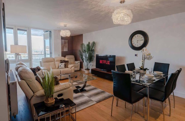 Marina with a view / 2 bd flat
