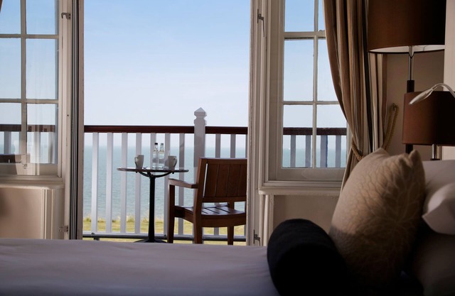 Marine Hotel