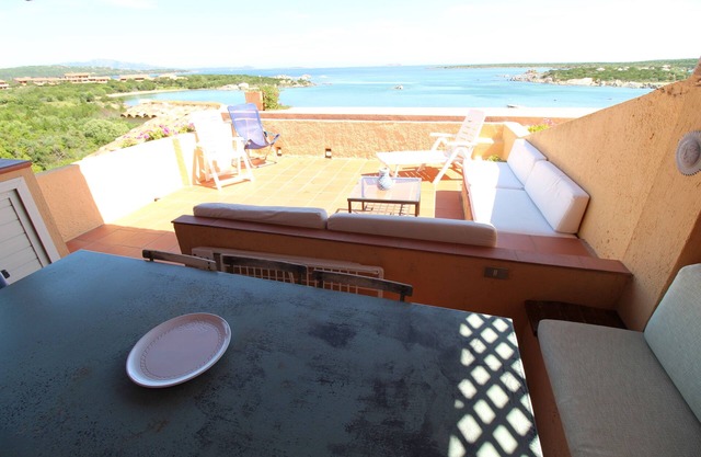 Appartement marin à 50 mètres de la plage, piscine, bar-restaurant, wifi