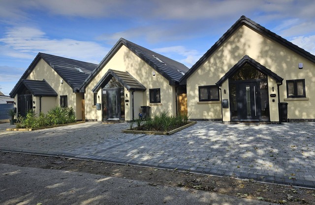 MARITOS, pet friendly, character holiday cottage in Talacre