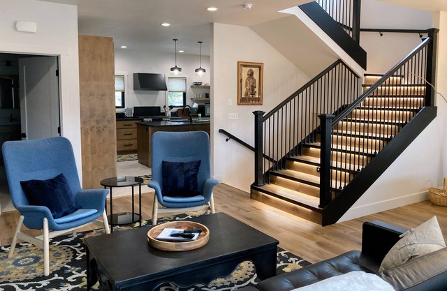 Markham 46 - Modern Comfort in the Heart of Cody - Sleeps 10
