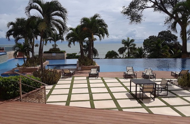 Marlene's Executive Beachfront Condo