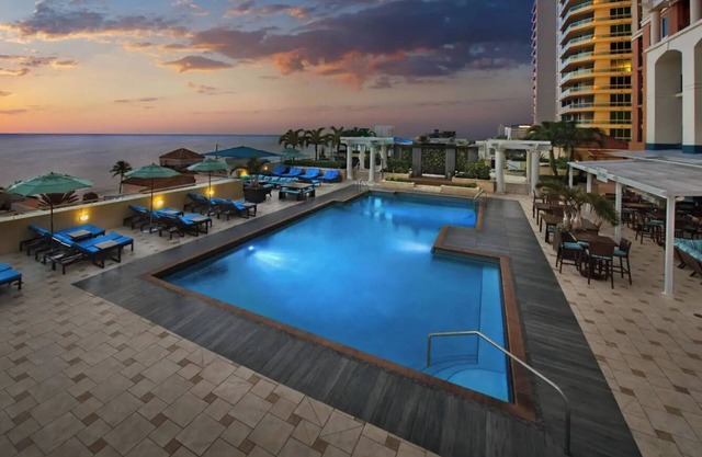 Marriott BeachPlace Towers \ 2BR \ Full Kitchen \ Vibrant location \ Must Stay!