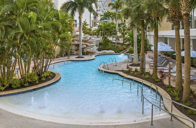 Marriott's Crystal Shores Marco Island -Oceanfront Villa - 2 Bedrooms - Sleeps 8