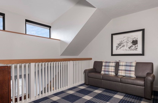 Marriott's Grand Residence Club - 2 Bedroom 3 Bath Ski Paradise!