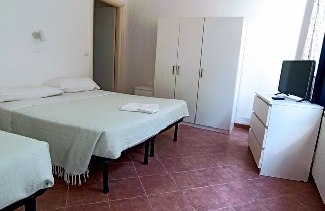 Mars, one-bedroom apartment in the hills 2 km from the sea