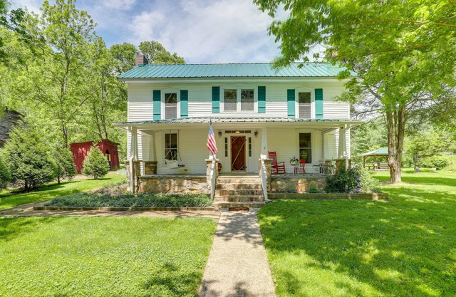 Cottage pittoresque Marshall à la ferme avec bain à remous privé