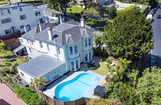 Marstan Villa, A Luxury 7 Bed Victorian Villa 300 Yards From Meadfoot Beach