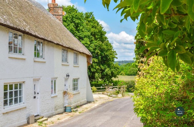 Martie Cottage - cosy cottage idyllic village