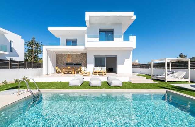 Martinis Villas- Marilen Villa