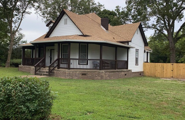 Spacious 8-bedroom house with AC and Wi-Fi in Whiteville