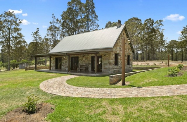 Marygroves Cottage at Enzo Estate - Pokolbin Hunter Valley