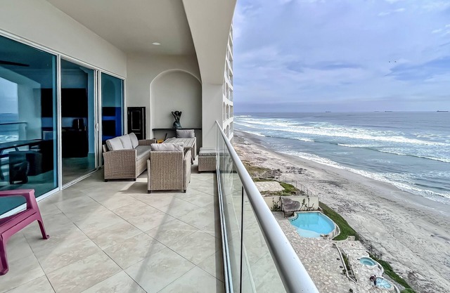 MarYSo- Condo-BeachAccess-3BR-6th FLR-Rosarito