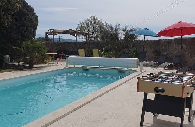Mas de la Tontine avec piscine 4/10 personnes au porte de l'Ardèche 3 ***