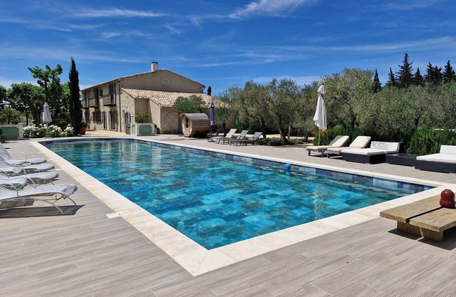 Mas de prestige in Saint Rémy de Provence, swimming pool, spa, sauna. Ideal for families!
