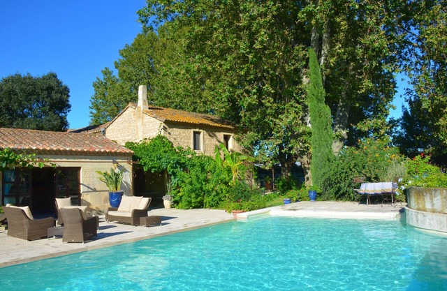 Mas provençal de 450m2 sur 1 hectare 500, piscine, 5 chambres, Classé 5 étoiles