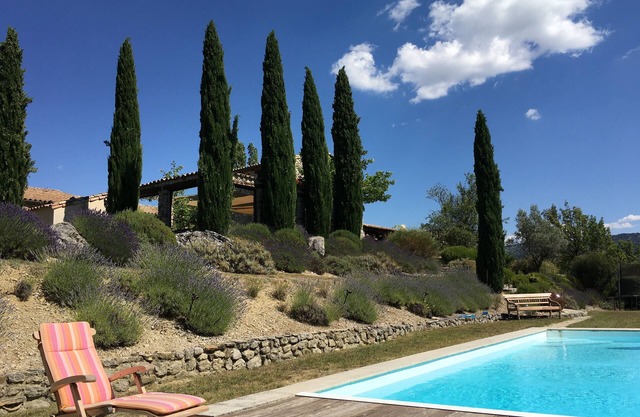 Mas avec piscine chauffée & tennis privé pour 14 couchages