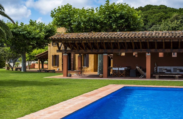 Masia Balís, quintessential Mediterranean with spectacular views and pool