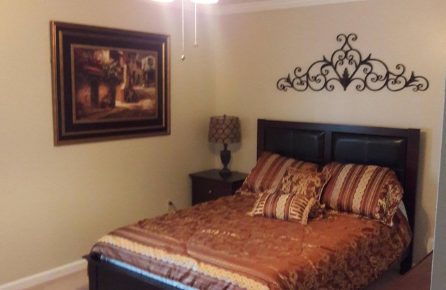 Chambre principale et salle de bain