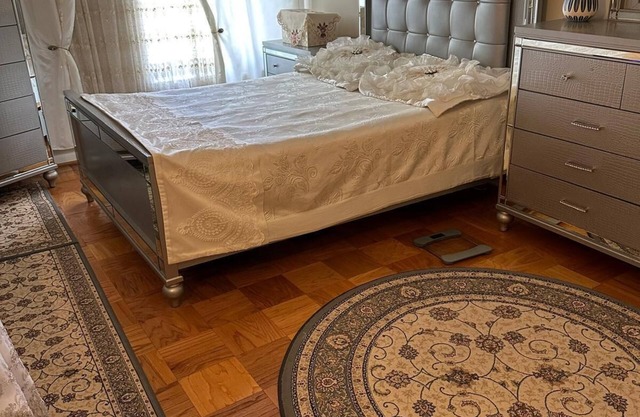 Master bedroom with private bathroom Near to Washington DC.