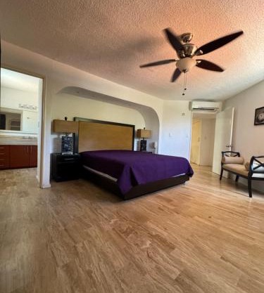 Master Suite In Beach House Pok