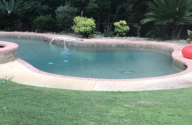 Masters Rental/2 Primary bedrooms/Pool/Hot tub/Large Yard/Very Private