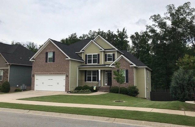 Location Maîtres, 6BR, 4. 5 BA Executive Home