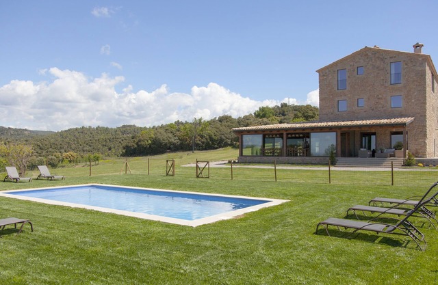 Maisons Mateus à Sagás, 2 belles maisons, piscine, chapelle et salle