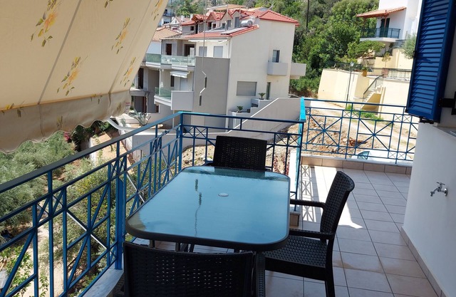Matina Apartments Tyros