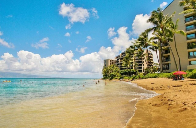 Maui Beachfront Resort Oasis