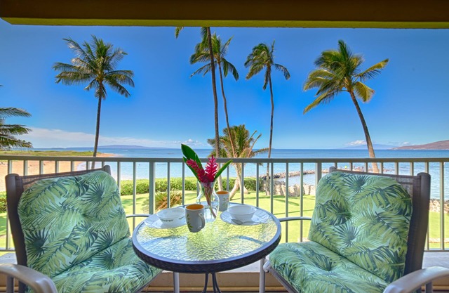Maui BEACH FRONT condo w / AC, vue sur l'océan! Climatisation!
