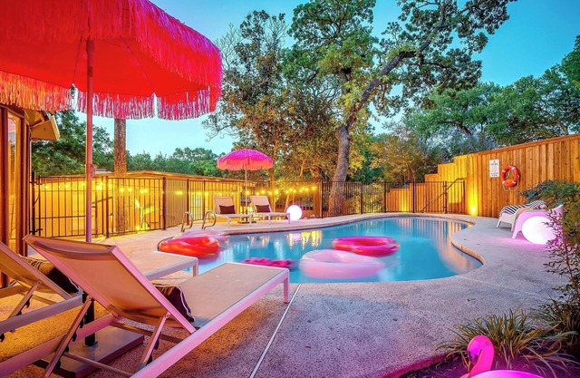Maximalist IG-Worthy Bachelorette Vibes w/Virtue, Saltwater Pool & Poolhouse