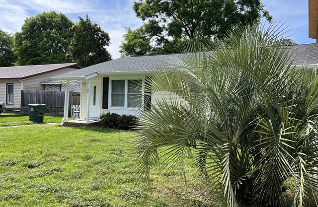 Cozy 2-bedroom vacation home just 17 minutes from Myrtle Beach Boardwalk