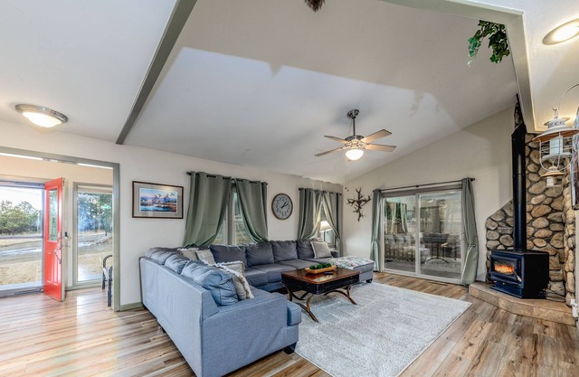 Fall Special! 🍂3 Bedroom 2 Bath Cabin ⛰