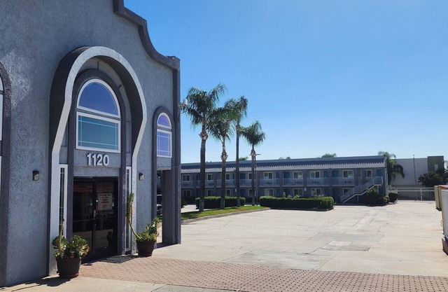 Mayfair Inn
