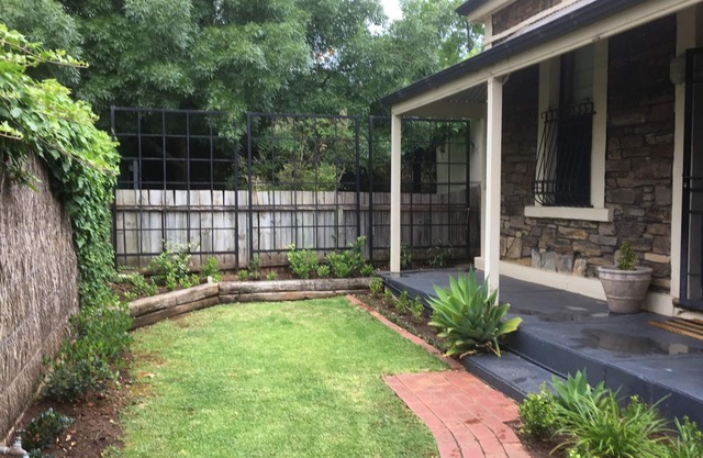 Maylands Cottage-Charme Bluestone Maison