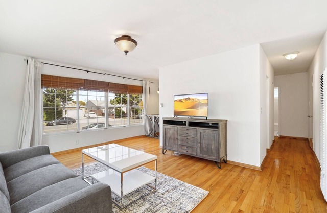 MCL1 -Charming 1-bedroom apartment in welcoming Los Angeles with WiFi