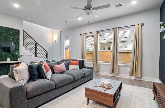 MDRN Antigua LXRY Home I Sleeps 10 I 8 min Frm NRG