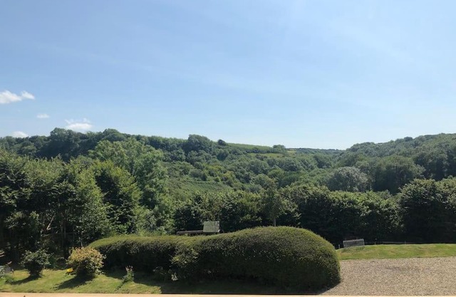 Meadow Cottage. Pretty modern cottage close to Woolacombe and Lee