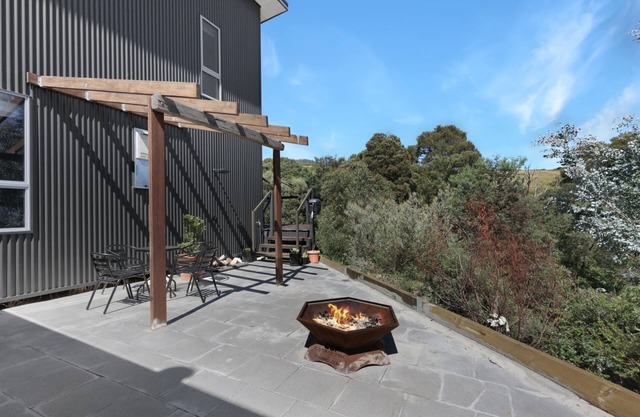 Meadow Retreat - Merrijig - Sleeps 10
