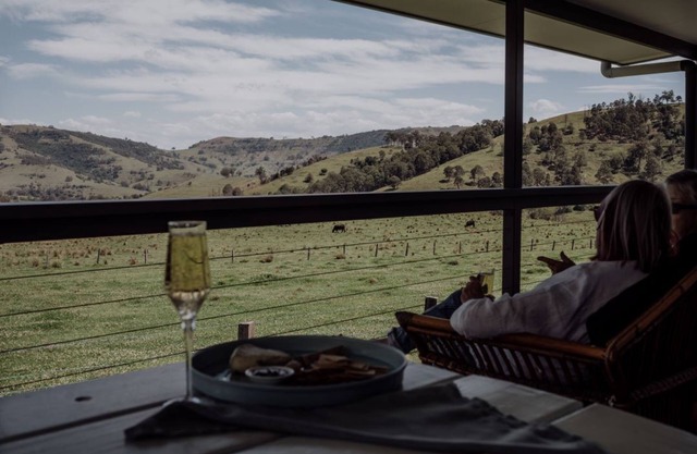 Meadow View Cottage at BlackJack Pastoral
