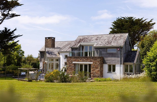 Meadowside - Rock - stylish retreat sleeping up to 8 guests in 4 bedrooms