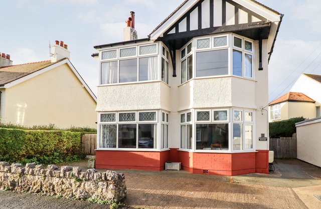 Meadway House, RHOS-SUR-MER