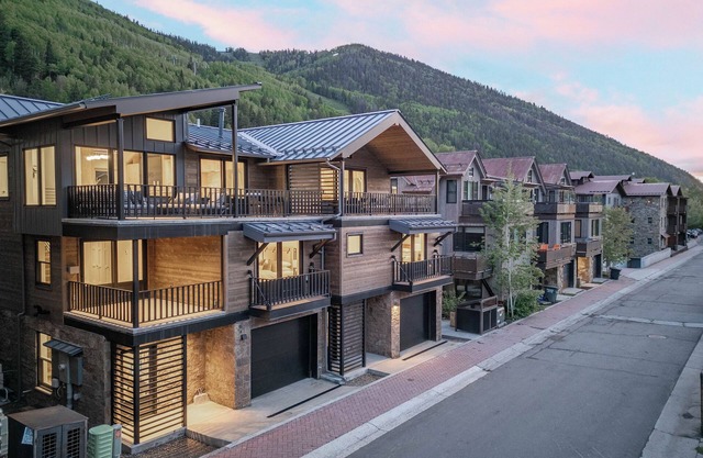 Mears Station B-Luxury, Views, Prime Location