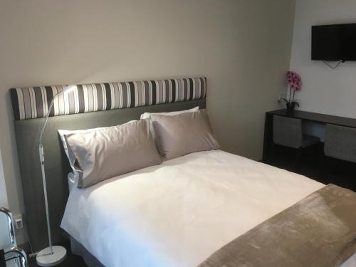 Med-Accom