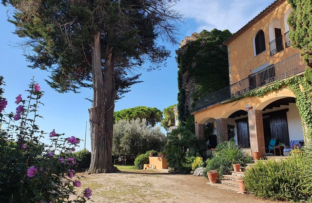 Medieval Towewr@villa by the sea Barcelona