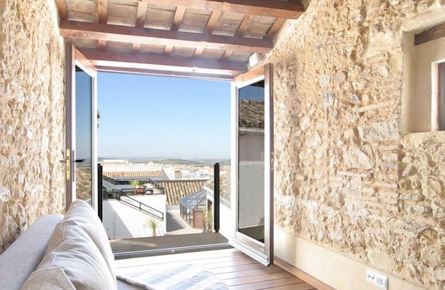 Medina Sidonia, maison de ville moderne et historique de luxe, piscine, terrasses, vue mer.